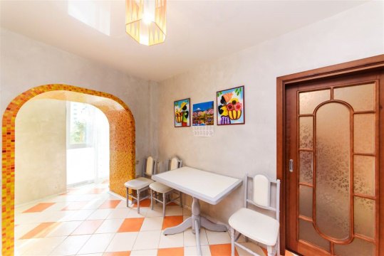 4-к квартира, 3/4 эт., 93м²