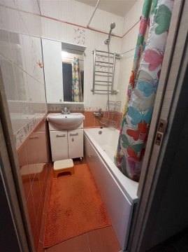 2-к квартира, 5/5 эт., 52м²